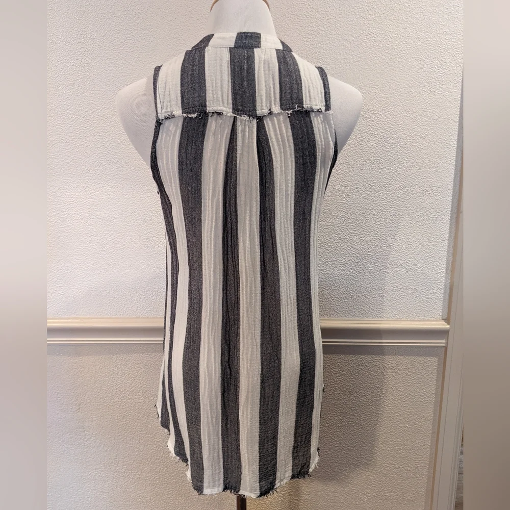 cloth & stone Swing Top w/Pockets - Picture 4 of 7